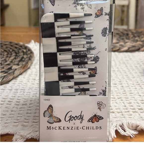 MacKenzie-Childs Other - MacKenzie-Childs Black and White Comb & Travel Case